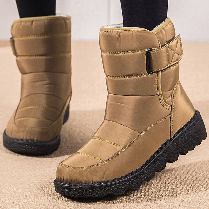 Bota Feminina Peluciada Impermeável Flaviane