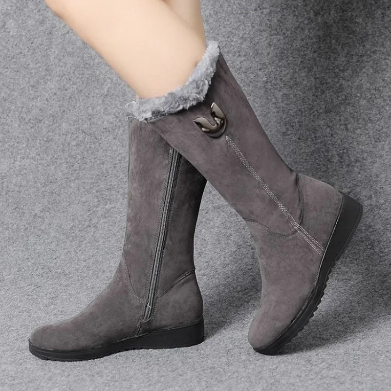 Bota de Couro Camurça Cano Médio Feminina Gabi