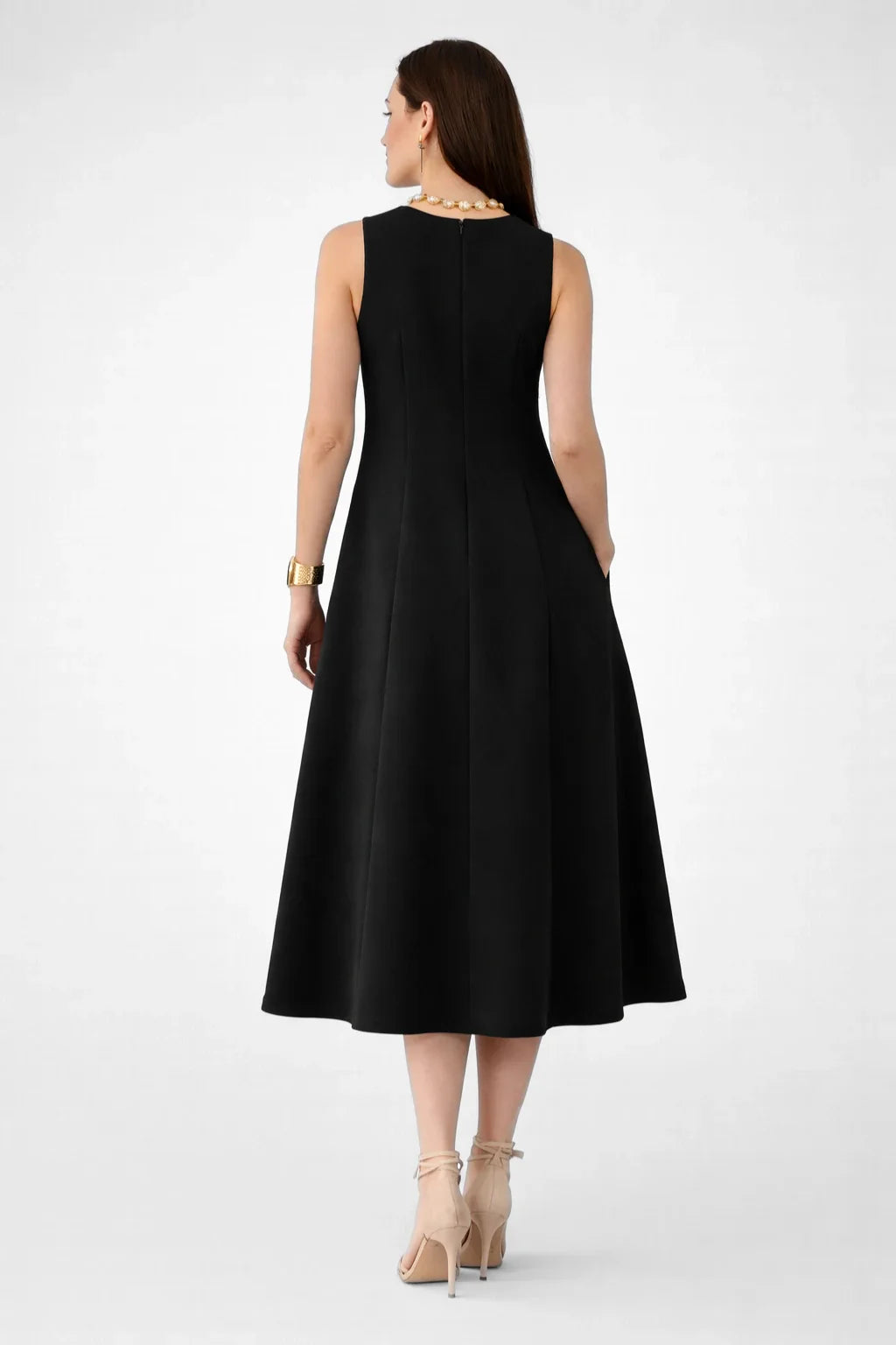 vestido-midi-elegante-preto-chanel.webp
